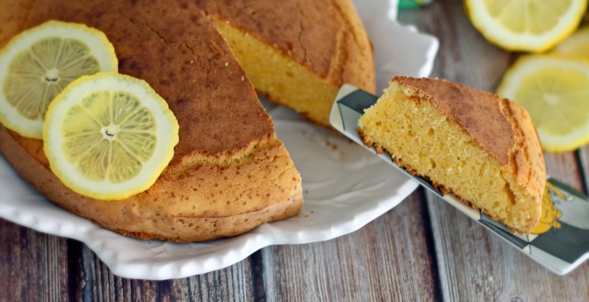 Bolo de milho e limão