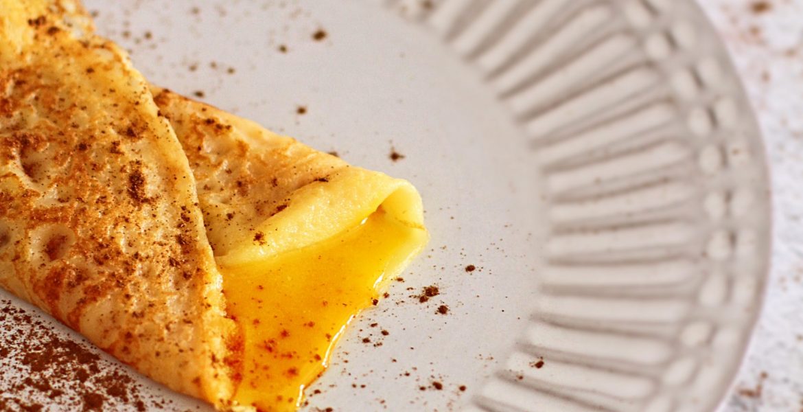 Crepes com doce de ovos
